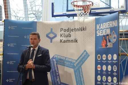 Karierna priložnost te čaka v Kamniku (17)